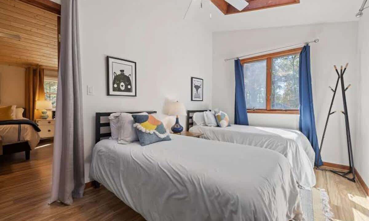 Photo of Bedroom in Hendersonville