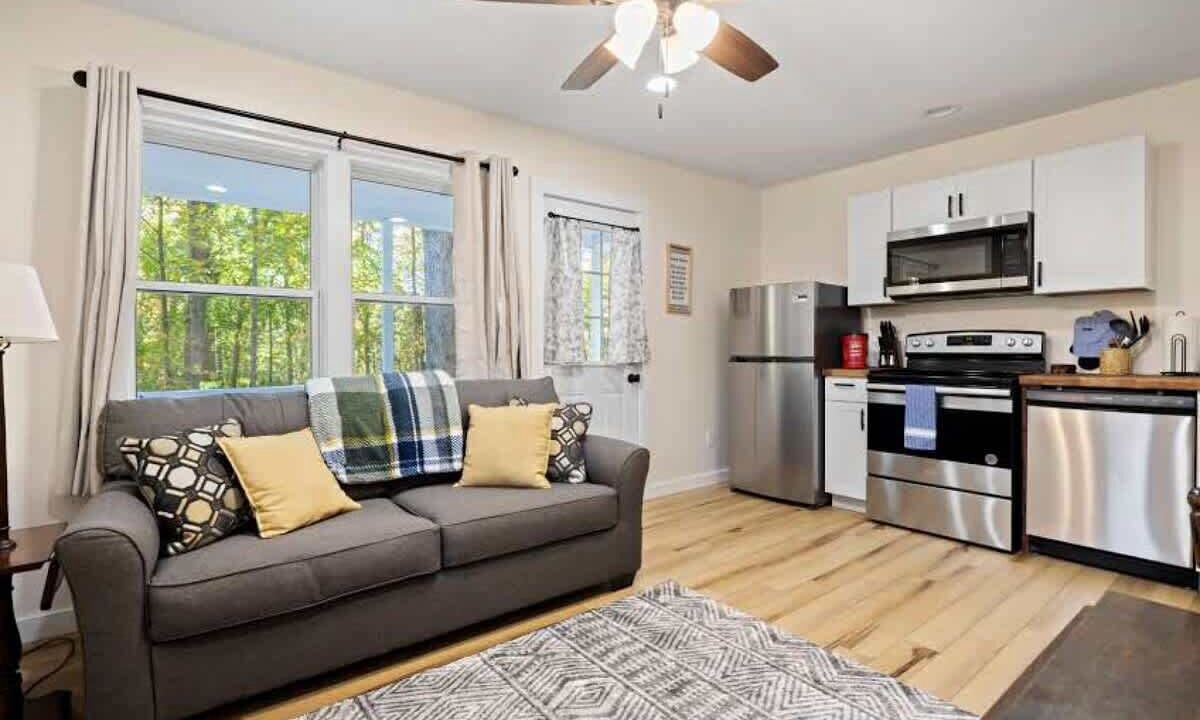 Photo of Livingroom in Hendersonville