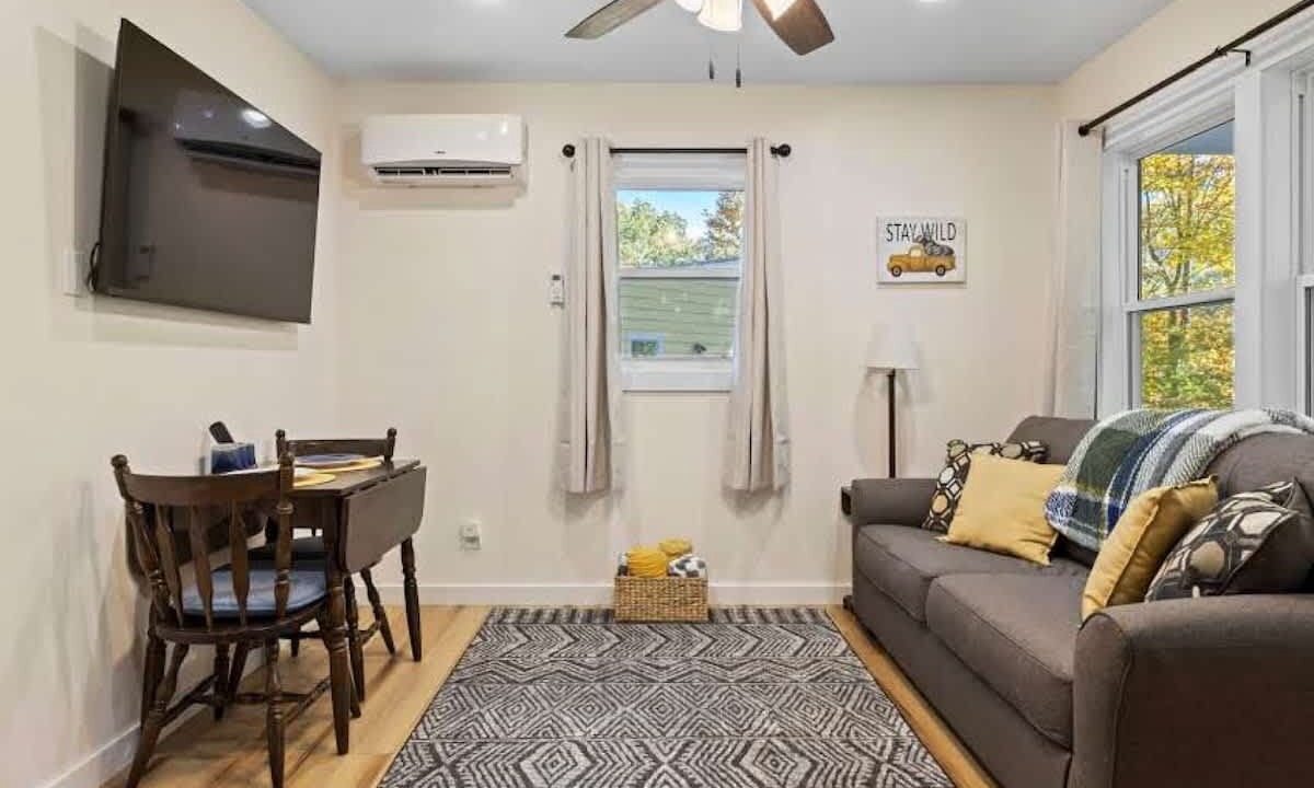 Photo of Livingroom in Hendersonville