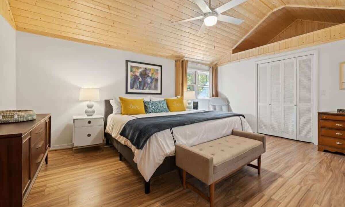 Photo of Bedroom in Hendersonville