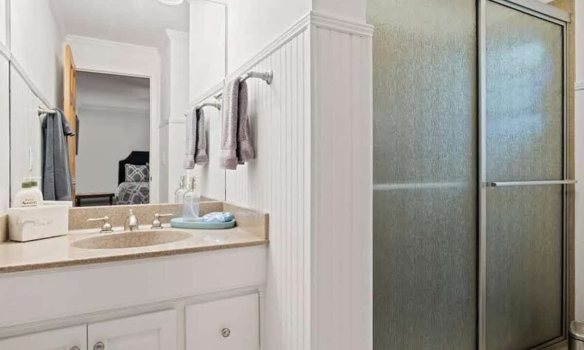 Photo of Bathroom in Hendersonville