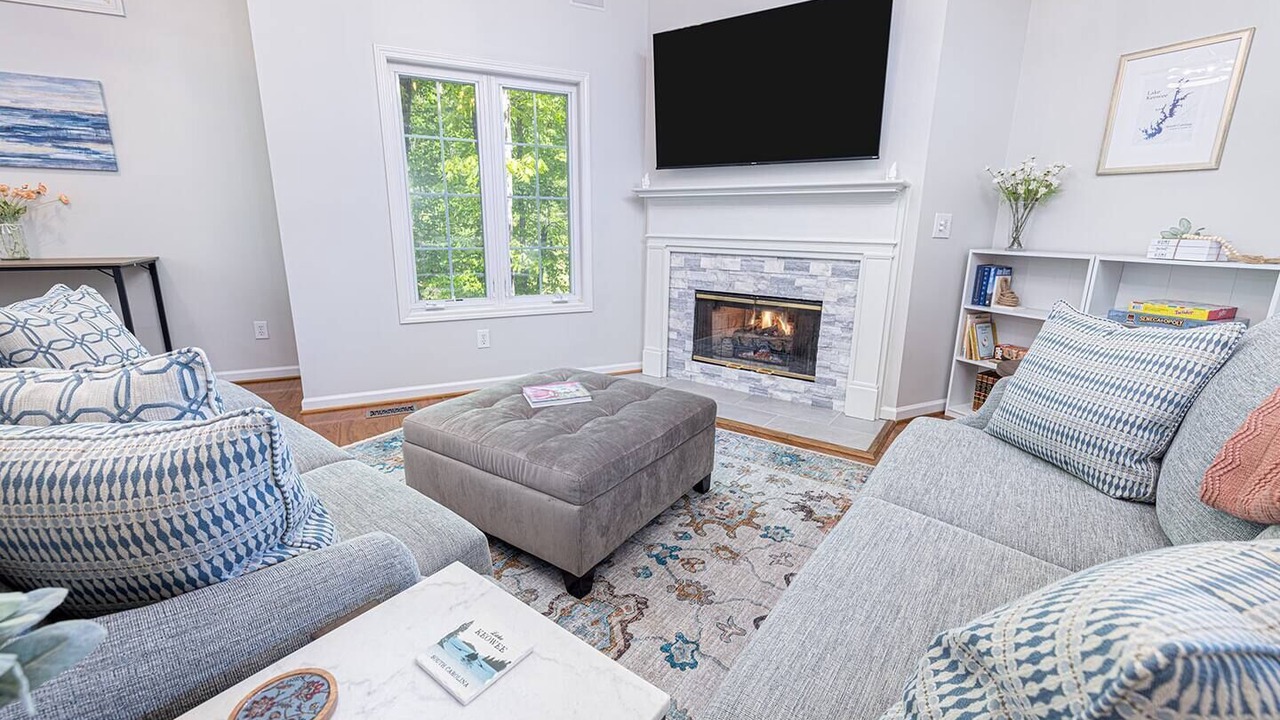 Photo of Livingroom in Indian Oaks