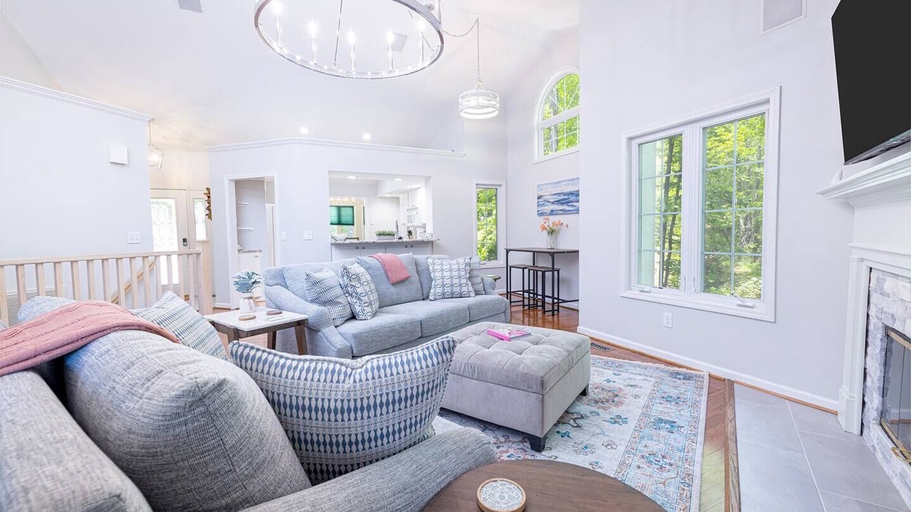 Photo of Livingroom in Indian Oaks