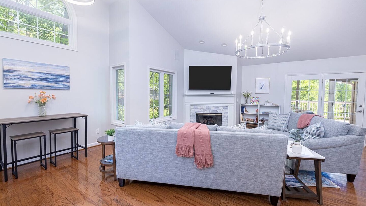 Photo of Livingroom in Indian Oaks