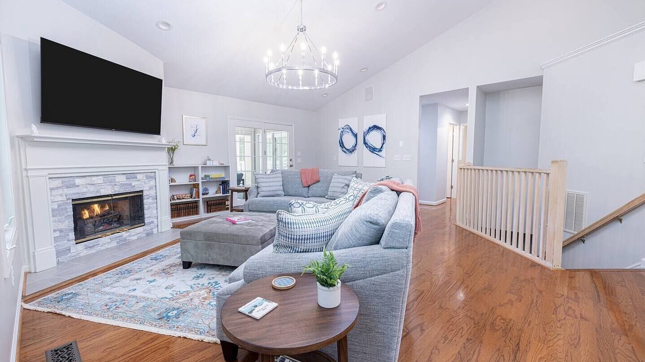 Photo of Livingroom in Indian Oaks