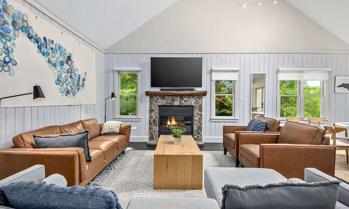 Photo of Livingroom in Saluda