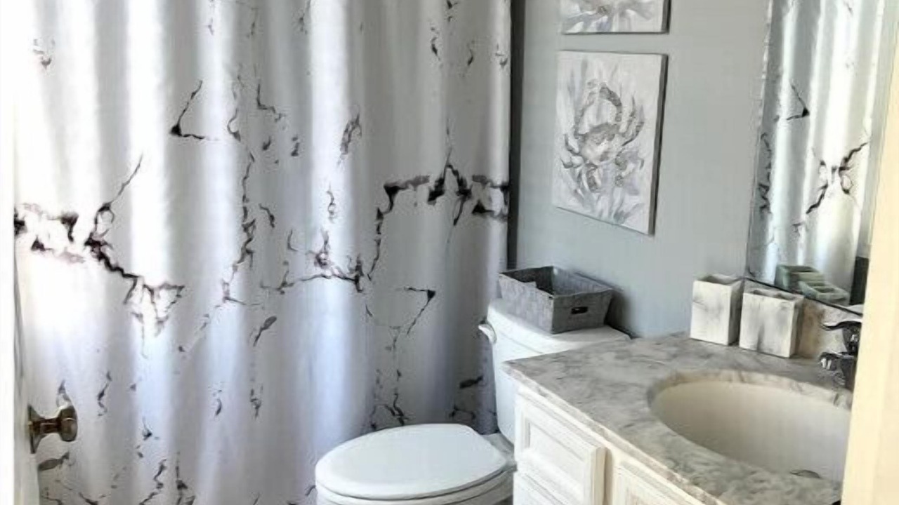 Photo of Bathroom in Eatons Crossing