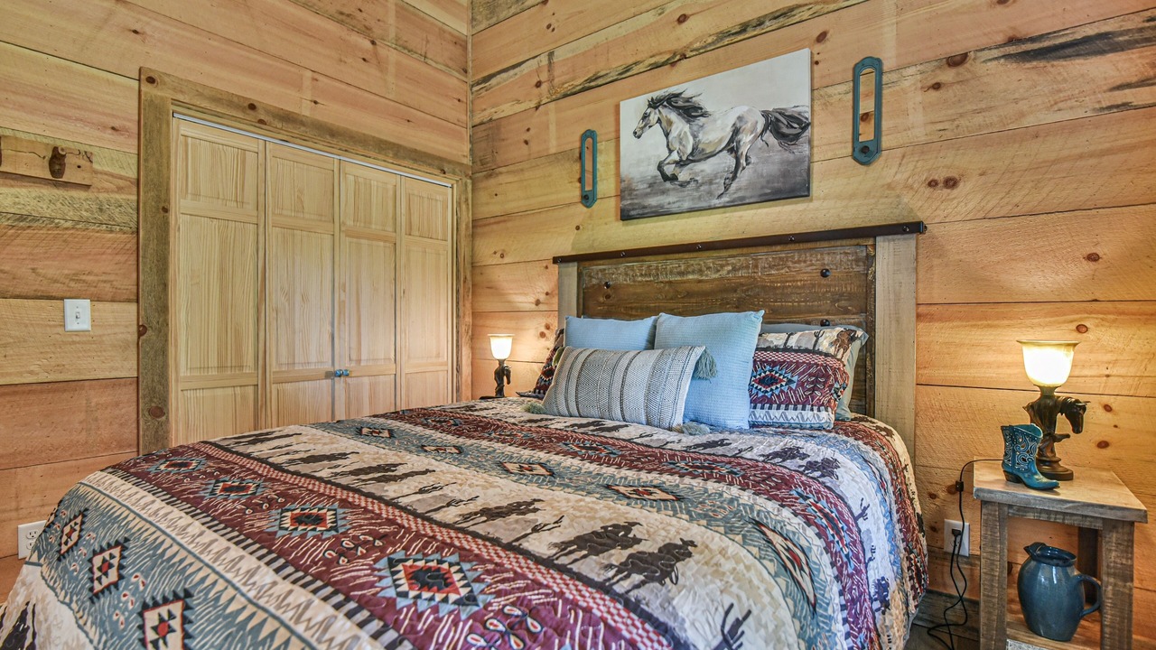 Photo of Bedroom in Hendersonville