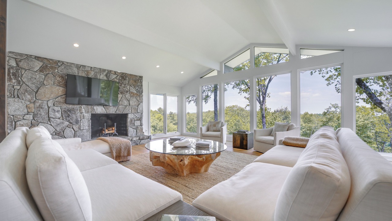 Photo of Livingroom in Cashiers