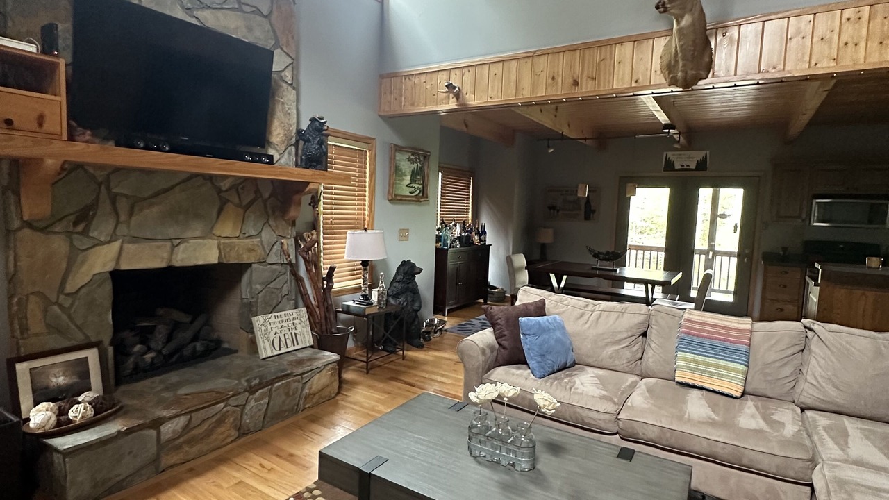 Photo of Livingroom in Piney Creek