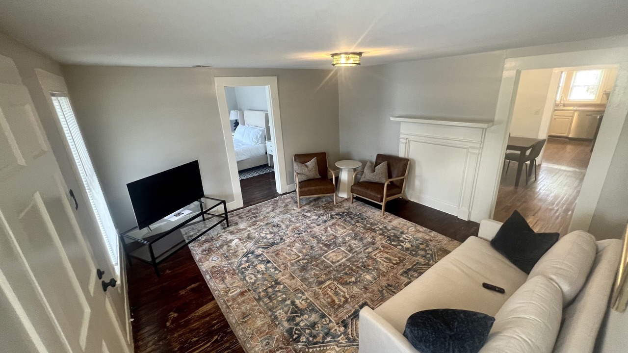 Photo of Livingroom in Old Irving Park