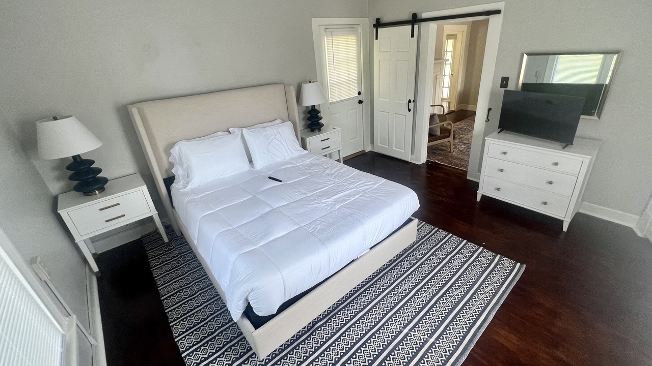 Photo of Bedroom in Old Irving Park