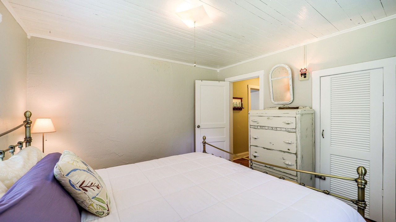 Photo of Bedroom in Bakersville