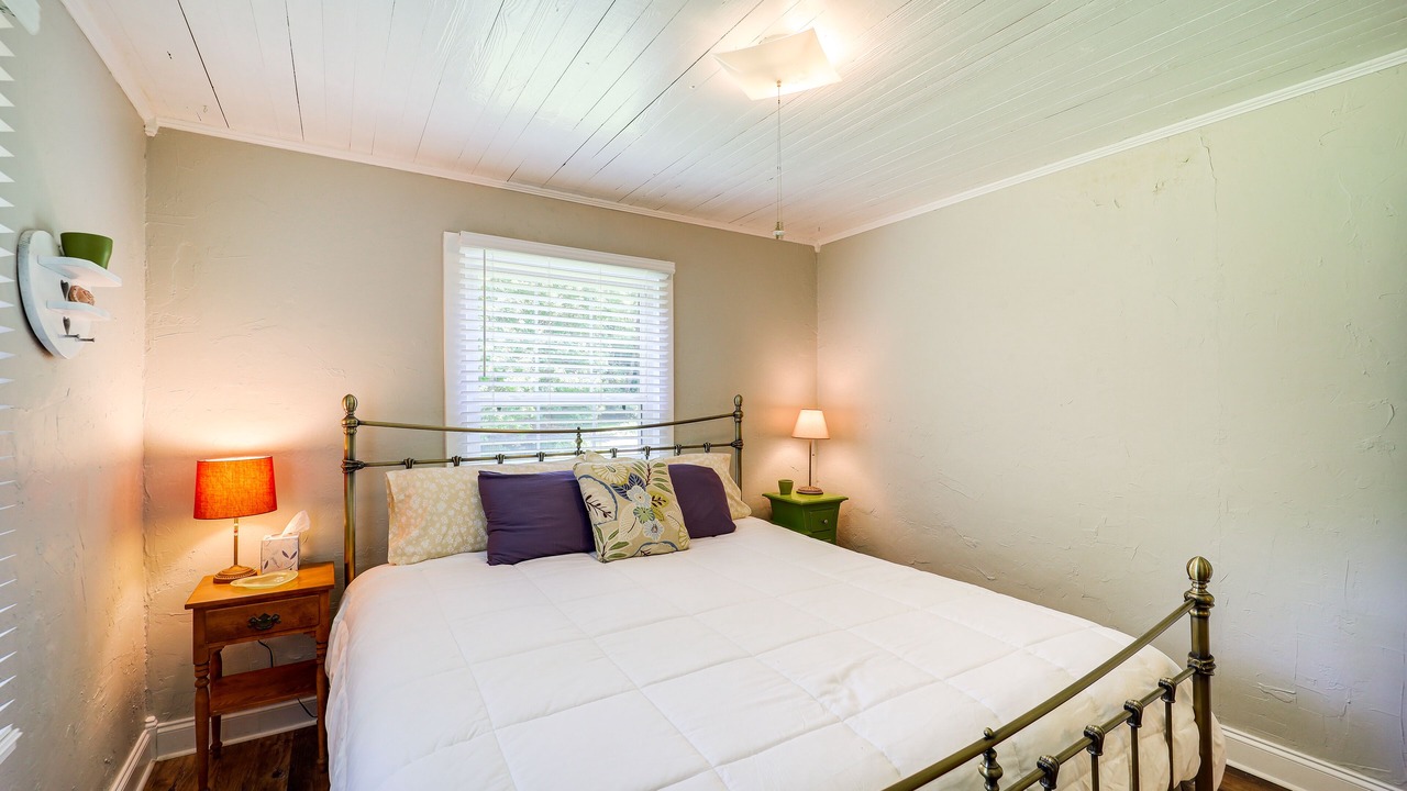 Photo of Bedroom in Bakersville
