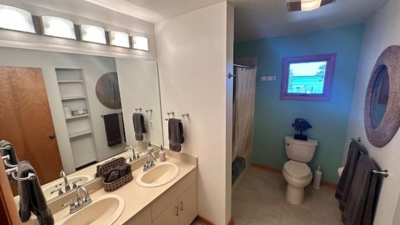 Photo of Bathroom in Colington Harbour