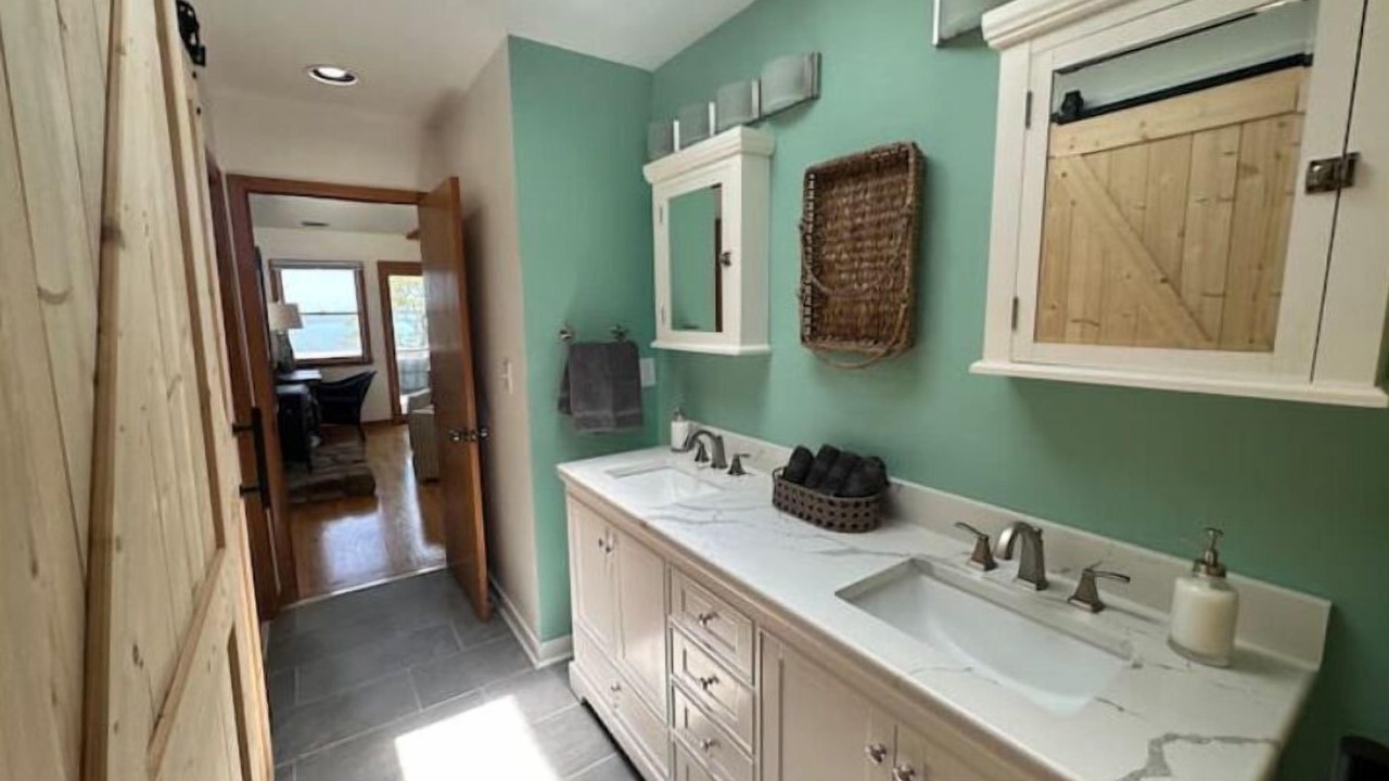 Photo of Bathroom in Colington Harbour