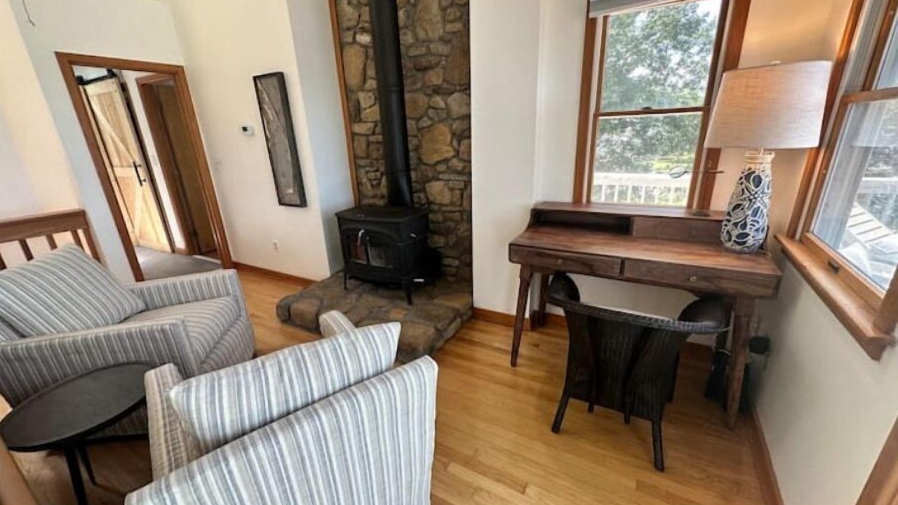 Photo of Livingroom in Colington Harbour