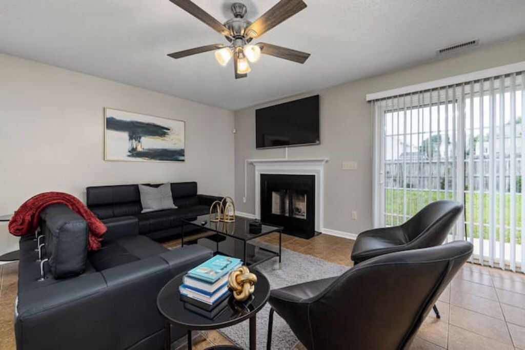 Photo of Livingroom in Northeast Raleigh