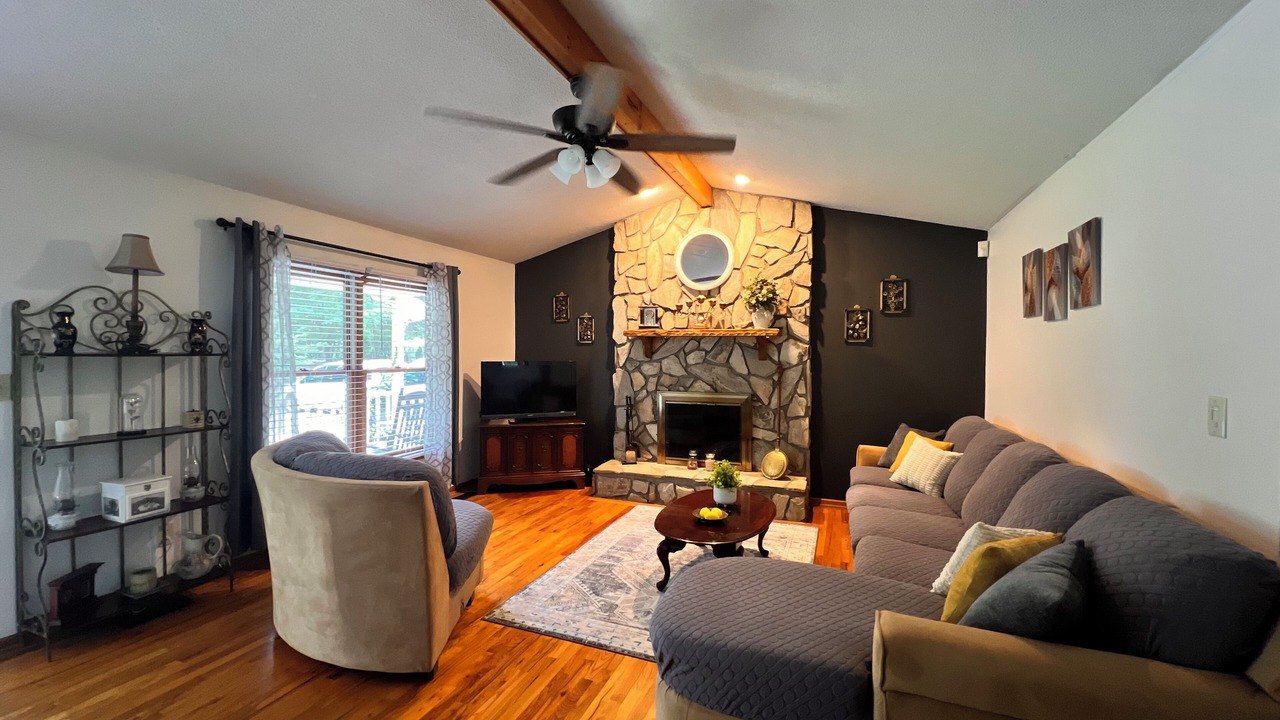 Photo of Livingroom in Boger City