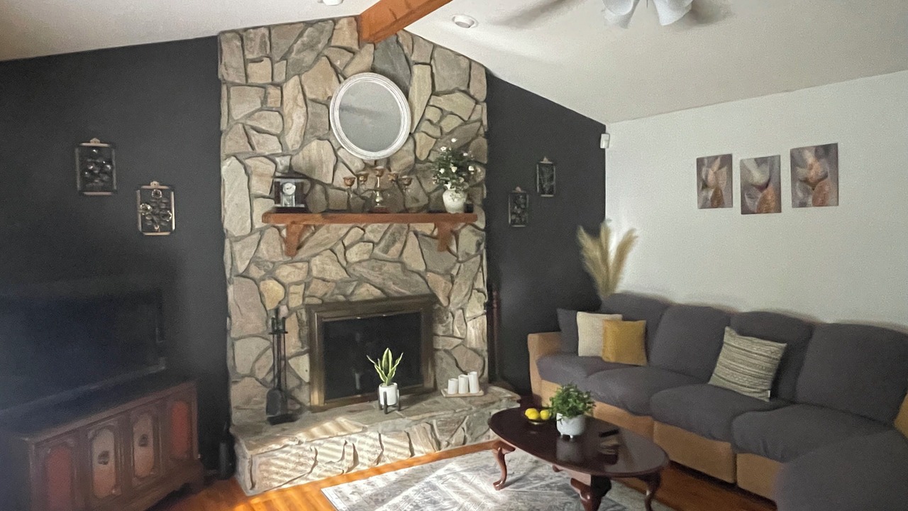 Photo of Livingroom in Boger City