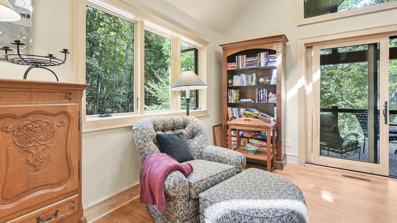 Photo of Livingroom in Weaverville