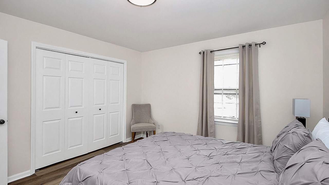 Photo of Bedroom in Executive Park