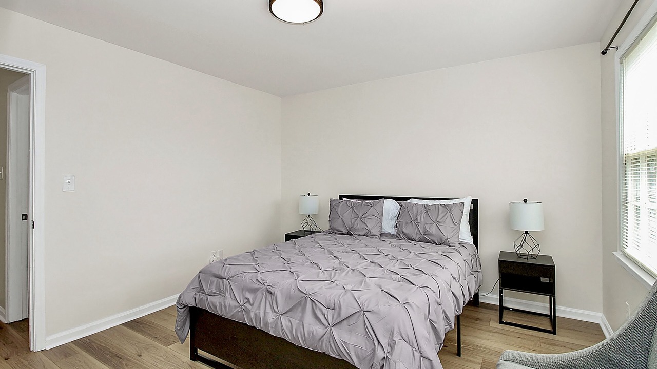 Photo of Bedroom in Executive Park