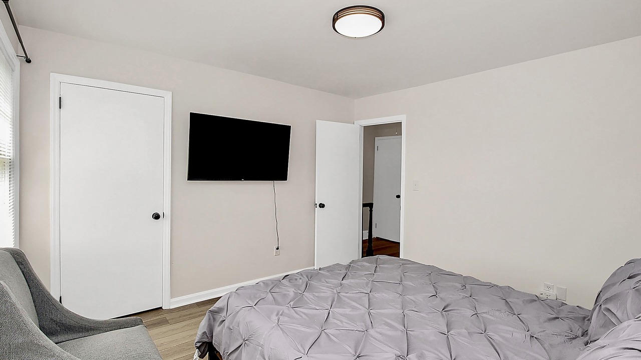Photo of Bedroom in Executive Park