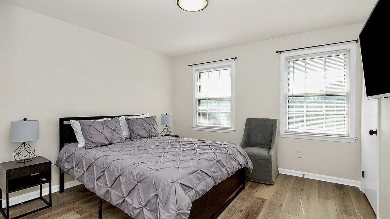 Photo of Bedroom in Executive Park