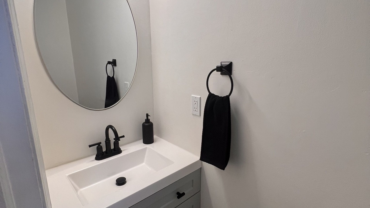 Photo of Bathroom in Executive Park