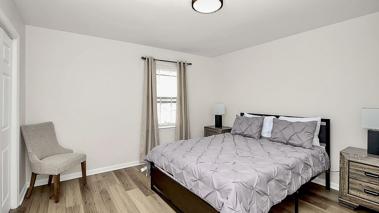 Photo of Bedroom in Executive Park