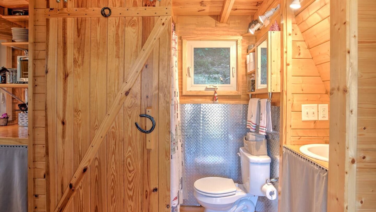 Photo of Bathroom in Swannanoa