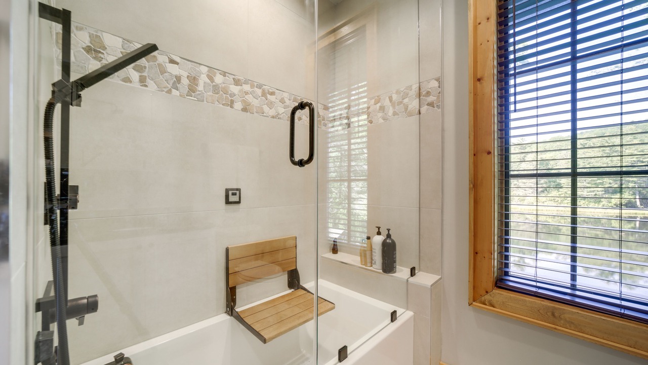 Photo of Bathroom in Glenville