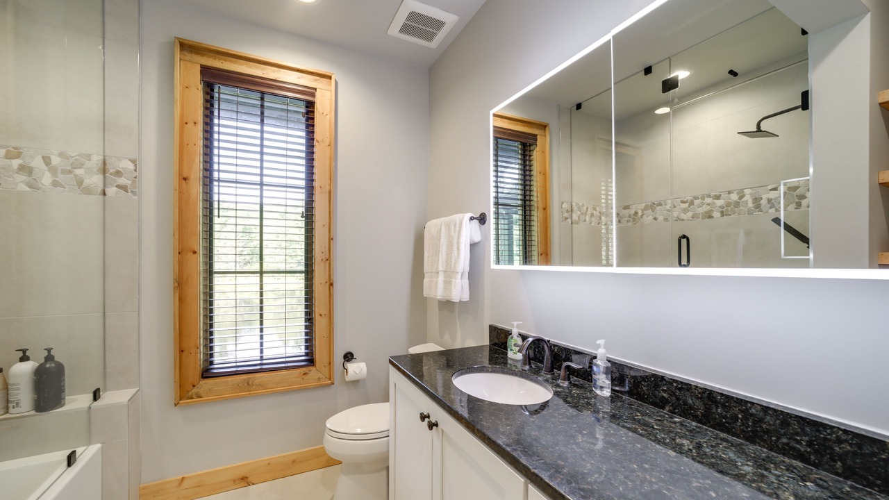 Photo of Bathroom in Glenville