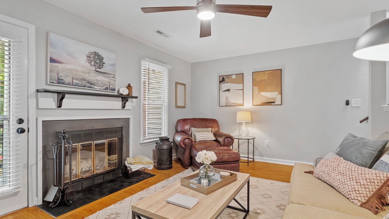 Photo of Livingroom in Northwest Raleigh