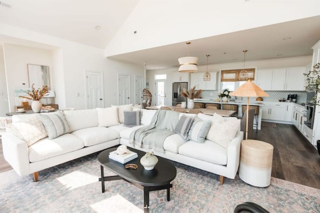 Photo of Livingroom in McCutcheon Field