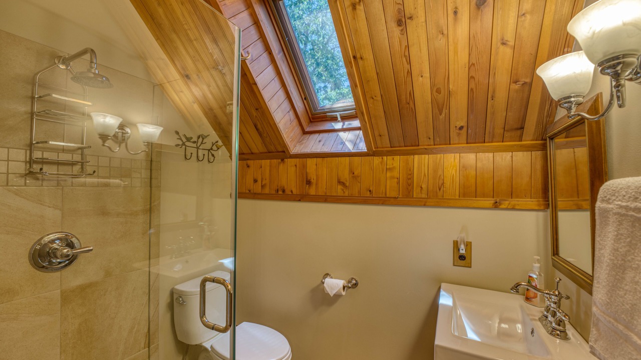 Photo of Bathroom in Frank