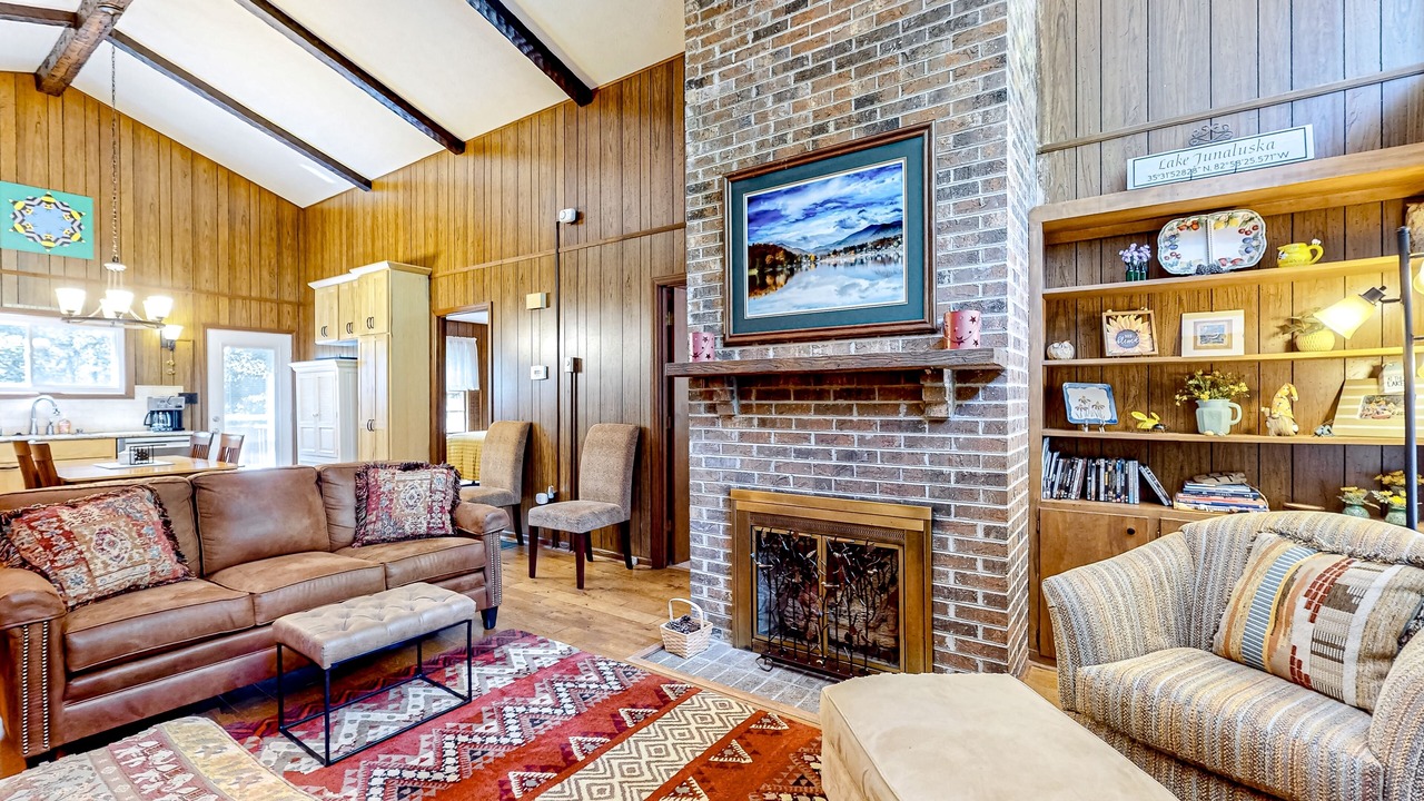 Photo of Livingroom in Lake Junaluska