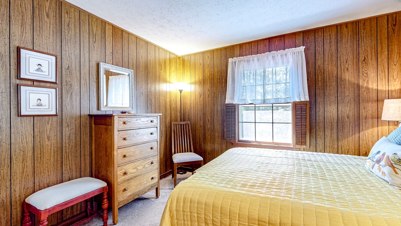 Photo of Bedroom in Lake Junaluska
