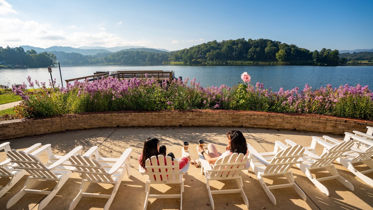 Photo of Patio Balcony in Lake Junaluska