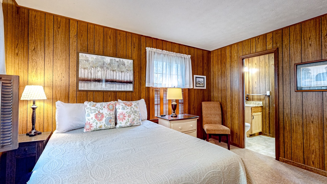 Photo of Bedroom in Lake Junaluska