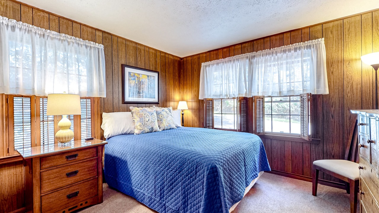 Photo of Bedroom in Lake Junaluska