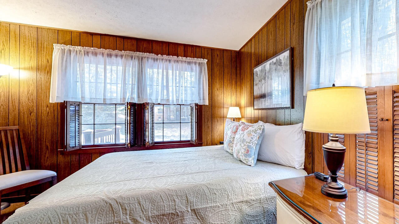 Photo of Bedroom in Lake Junaluska