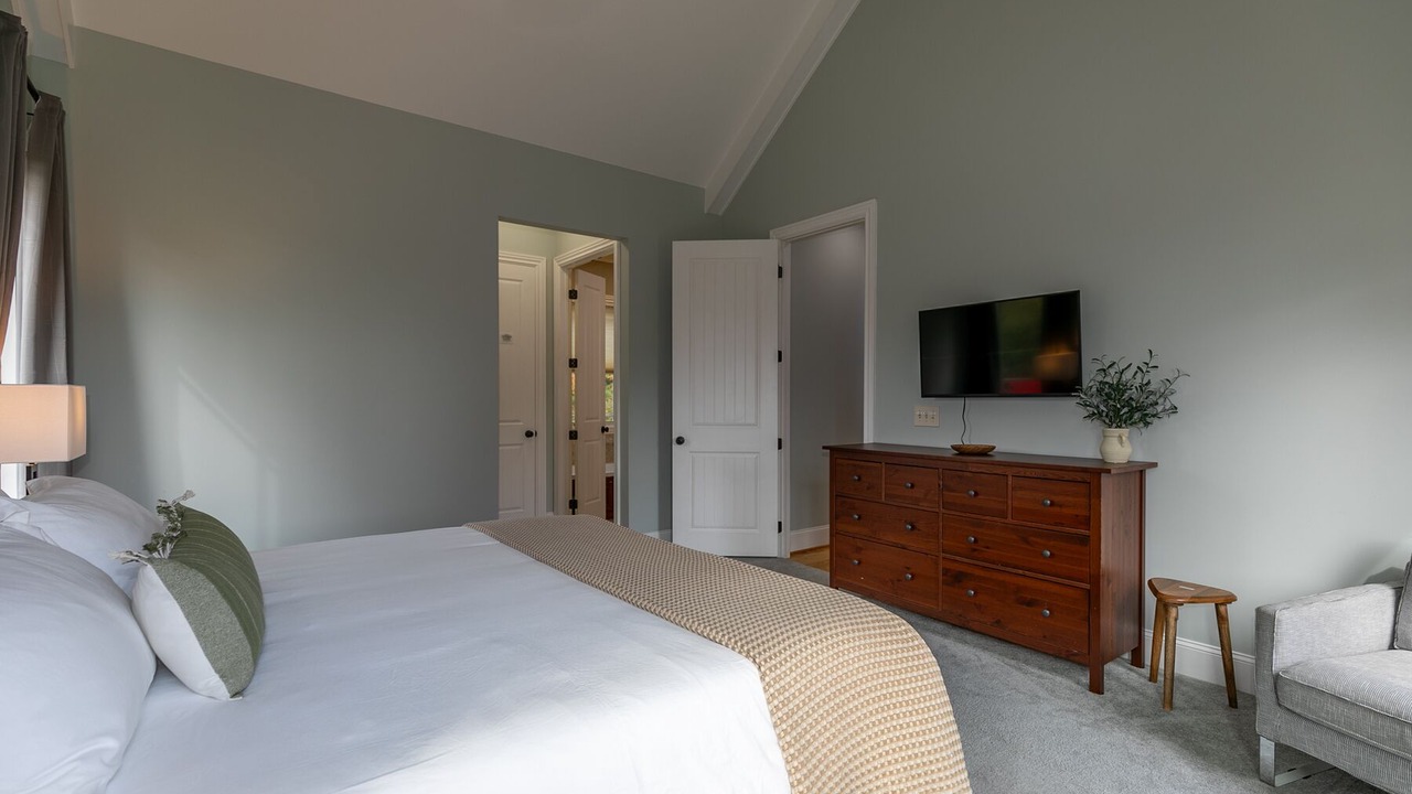 Photo of Bedroom in Altamont