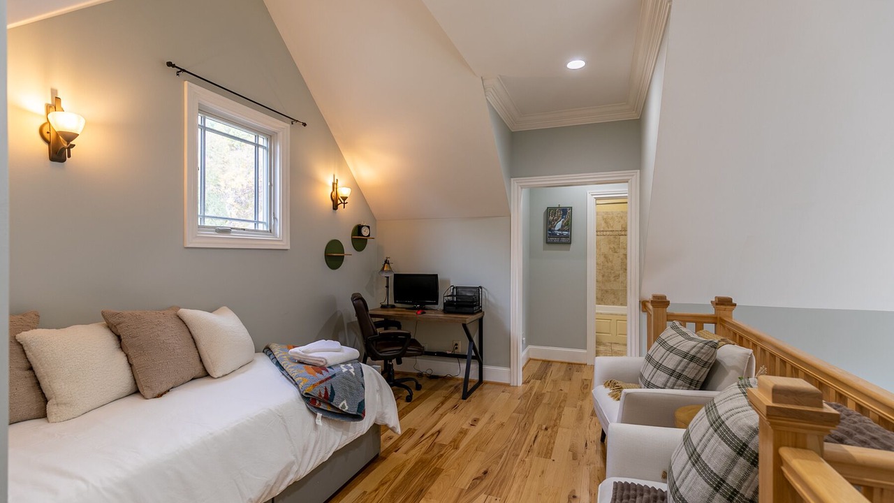 Photo of Bedroom in Altamont