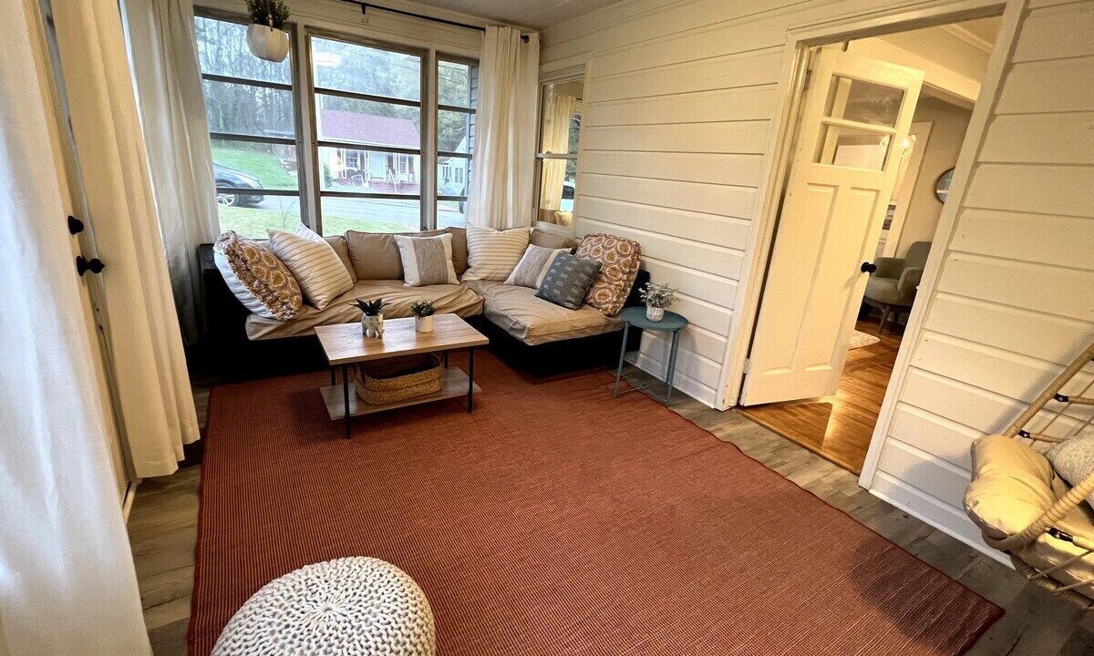 Photo of Livingroom in Kings Mountain