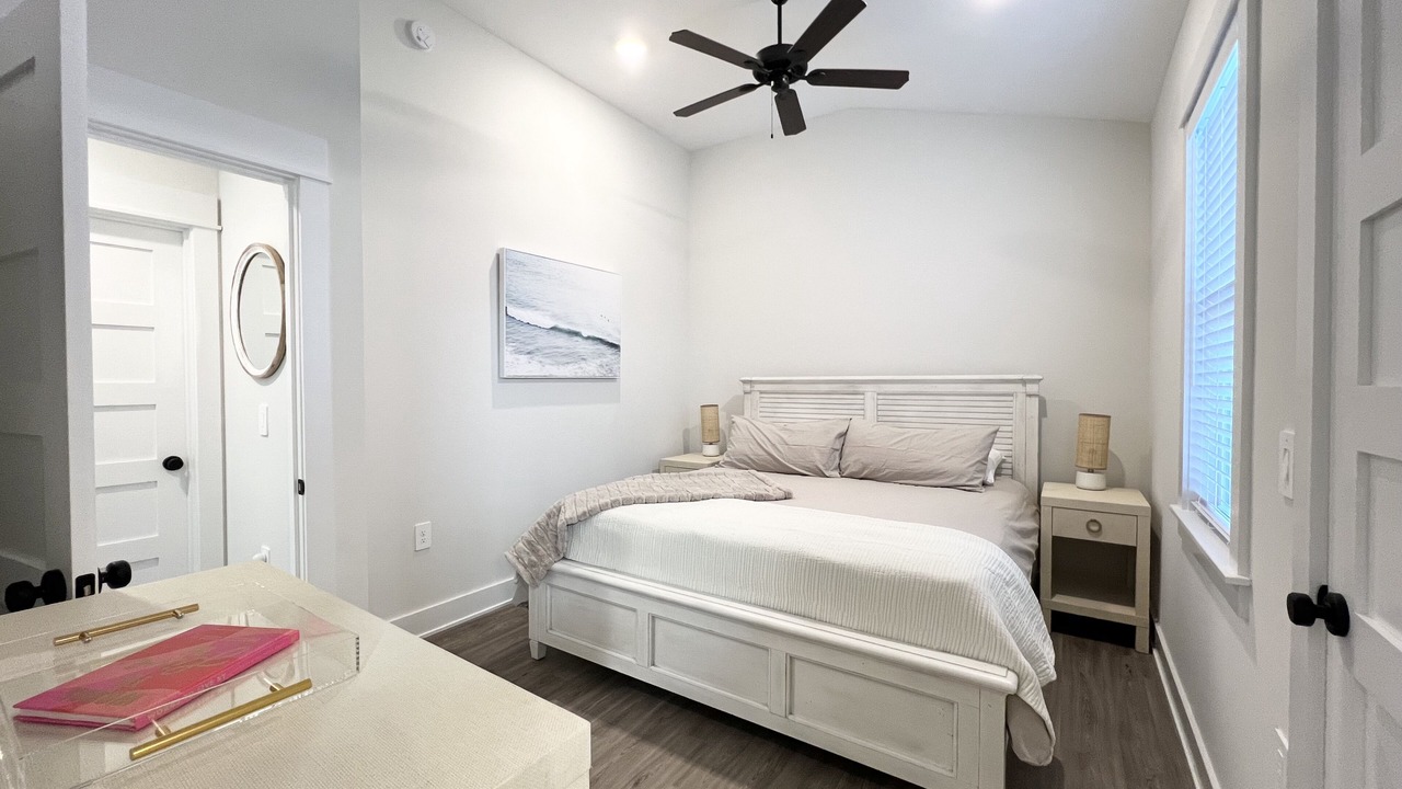 Photo of Bedroom in Corolla Light