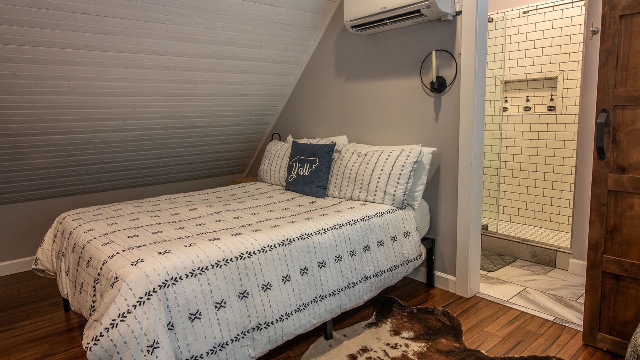 Photo of Bedroom in Skyland