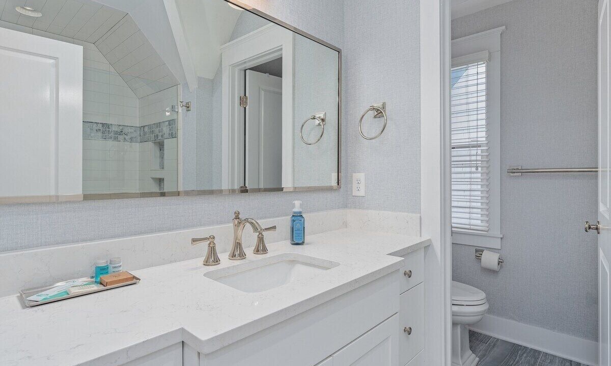 Photo of Bathroom in Surfman's Walk
