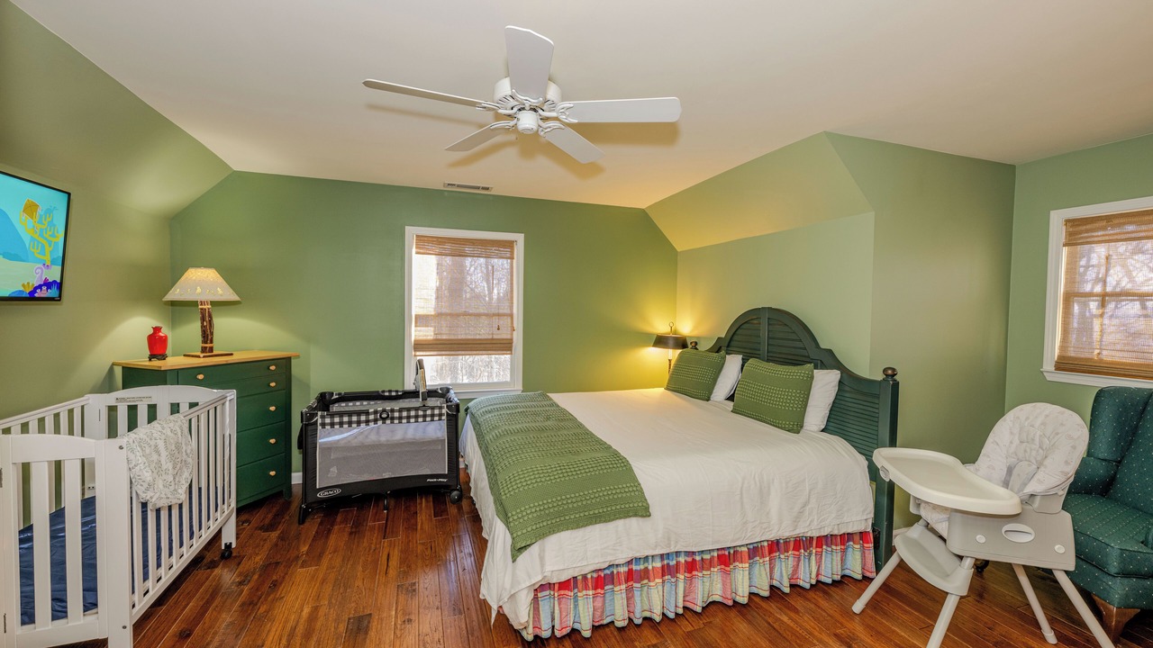 Photo of Bedroom in Scaly Mountain